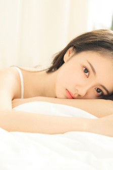 秘书穿开档情趣内衣上班